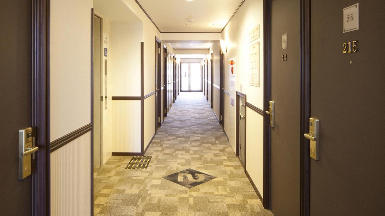 Toyoko Inn Shin-Osaka-Eki Higashi-Guchi Экстерьер фото
